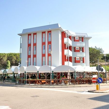 Condominio Stella Бибионе Экстерьер фото