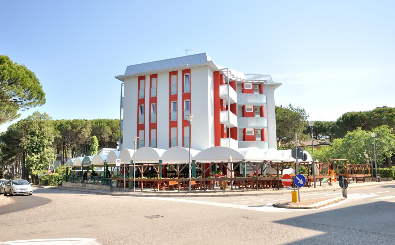 Condominio Stella Бибионе Экстерьер фото